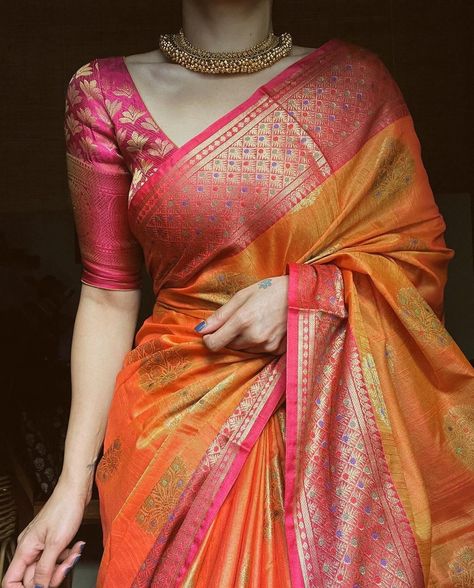 Margazhii® on Instagram: “#Styling” Kerala Saree Blouse Designs, Sarees For Girls, Simple Saree Designs, Lehenga Designs Simple, Traditional Blouse Designs, Orange Saree, Fashionable Saree Blouse Designs, Fancy Sarees Party Wear, Casual Indian Fashion