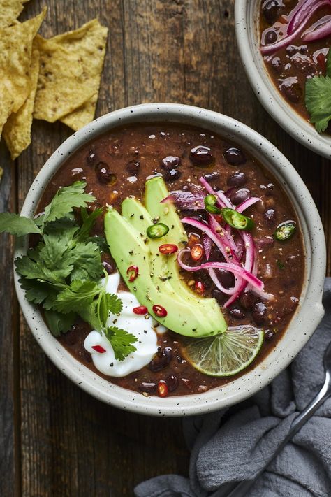 Mexican Black Bean Soup, Bean And Bacon Soup, Black Bean Soup Recipe, Chili Beans, Homemade Comfort Food, Bean Soup Recipe, Black Bean Soup, Gazpacho, Healthy Side Dishes