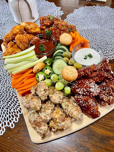 Beyond-my-thoughts: Chicken Wing Charcuterie Hot Wings Charcuterie Board, Charcuterie Board Wings Ideas, Charcuterie Board Ideas Wings, Charcuterie Board Chicken Wings, Hot Wing Charcuterie Board, Chicken Wing Board Ideas, Chicken Wing Platter Ideas, Wings Charcuterie Board Ideas, Wing Boards For Parties