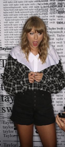 Taylor Swift Rep Room, Rep Room, Weird Face, Taylor Swift Legs, Blonde Cat, Taylor S, Taylor Swift Videos, Taylor Swift Concert, Taylor Swift Album