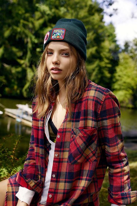 Urban Outfitters Models, Kristine Froseth, Latina Outfit, Western Outfits Men, Fashion Photography Inspiration, Urban Dresses, Female Character, Roll Up Sleeves, Plaid Flannel Shirt