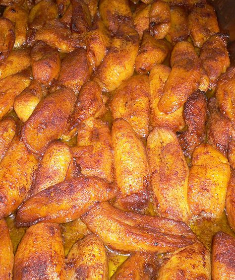 Cinnamon Baked Plantains Baked Plantain Recipes, Candied Plantains, Baked Plantains Oven, Roasted Plantains Oven, Cooking Plantains, Fried Plantains Jamaican, Cinnamon Plantains, Baked Plantains Recipes, Healthy Fried Plantains