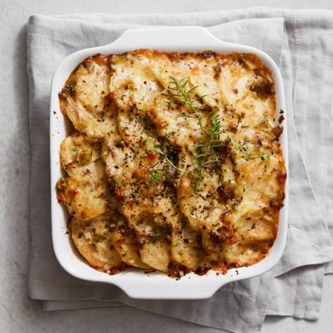 Potato-Leek Gratin - Williams Sonoma Potato Leek Gratin, Leek Gratin, Williams Sonoma Recipes, Bacon Wrapped Beef, Lunch Entrees, William Sonoma Recipes, Potato Casseroles, Cooking Veggies, Au Gratin Recipes