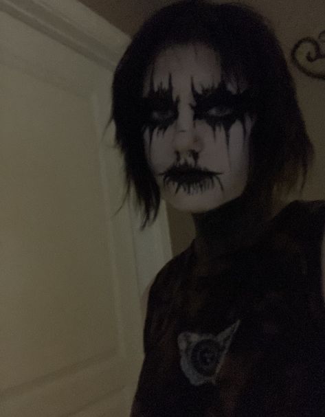 Corpse Makeup Black Metal, Corpse Makeup, Goth Eye Makeup, Corpse Paint, Concert Makeup, Makeup Tut, Emo Makeup, Dope Makeup, Face Painting Halloween