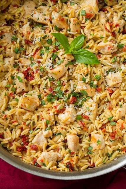 Sun Dried Tomato Basil and Parmesan Orzo with Chicken | Cooking Classy Toasted Orzo Pasta Recipe With Parmesan And Sun-dried Tomatoes, Orzo With Chicken, Pasta And Chicken, Parmesan Orzo, Orzo Dishes, Sundried Tomato Chicken, Chicken Cooking, Orzo Recipes, Nice Recipes