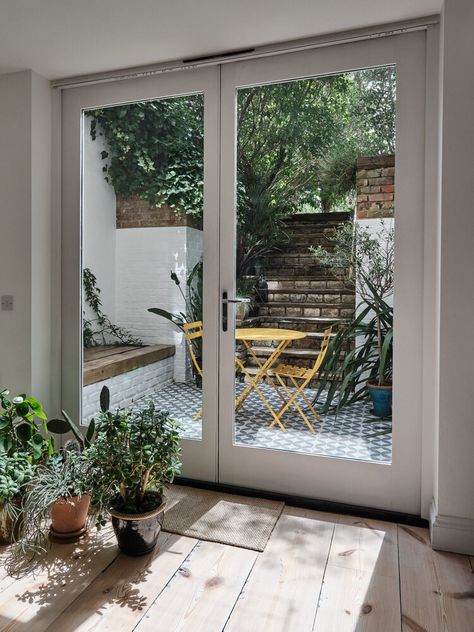 A Light Basement Apartment in London with a Lovely Patio — THE NORDROOM Victorian Basement, Basement Flat, Basement Entrance, London Fields, One Bedroom Flat, Victorian Townhouse, Apartment In London, Basement Kitchen, Basement Apartment