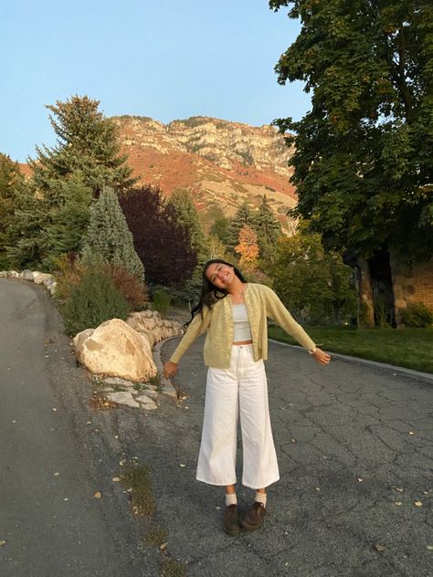 fall mountains photoshoot provo byu utah fall trees Hiking Utah Outfit, Byu Outfits, Granola Church Outfit, Summer Mountain Outfit, Granola Style Outfits Summer, Utah Aesthetic Outfits, Utah Outfits Summer, Fall Mountain Outfit, Fall Granola Outfits