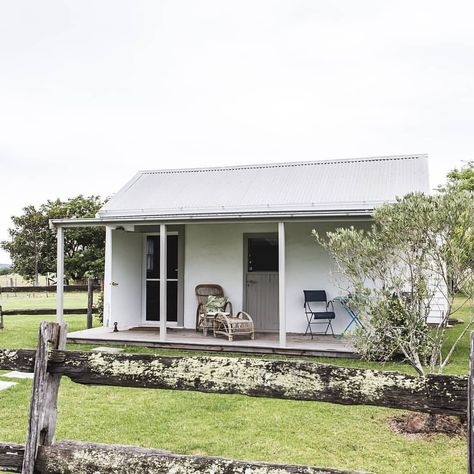 Image may contain: house, tree, sky, plant and outdoor Ranch Style Architecture, Australian Country House Farmhouse, Old Australian Country Houses, Modern Australian Farmhouse, Modern Country Home Exterior, Modern Farmhouse Landscaping, Modular Farmhouse, Old Country Home, Australian Farmhouse