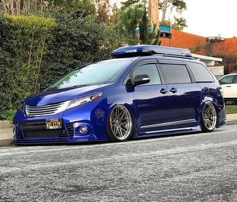 Mazda 5 Minivan Custom, Honda Oddysey, Honda Van, Sienna Van, Road Trip Van, Mini Vans, Luxury Van, Build A Camper Van, Day Van