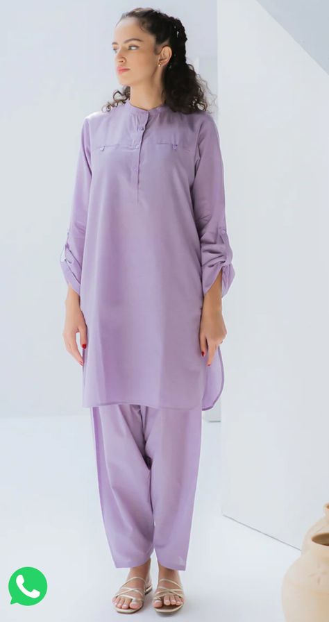 Gol Daman Kurti Design, Sleeve Design For Women, Plane Clothes, Sewing Styles, Lawn Kurti, Honey Dress, Cotton Suit Designs, Pakistan Culture, Eastern Dresses