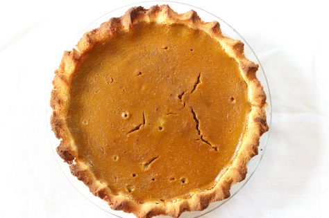 Healthy Gluten Free Pumpkin Pie Pumpkin Pie From Scratch, Gluten Free Pumpkin Pie, Healthy Pumpkin Pies, Pumpkin Pie Recipe, Homemade Pumpkin Pie, Thanksgiving Food Desserts, Pumpkin Pie Recipes, Pumpkin Flavor, Healthy Pumpkin