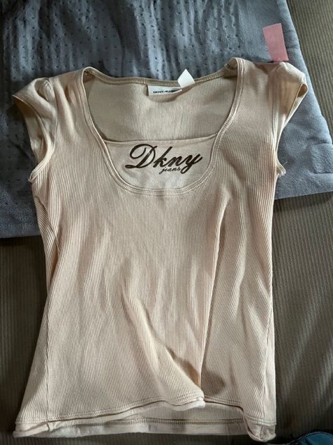 Cool Shirts Aesthetic, 00s Fashion Outfit, Bebe Clothing, Vintage Dkny, Shirts Aesthetic, 2000s Clothes, 2000s Outfits, Dkny Jeans, 2000s Fashion Outfits