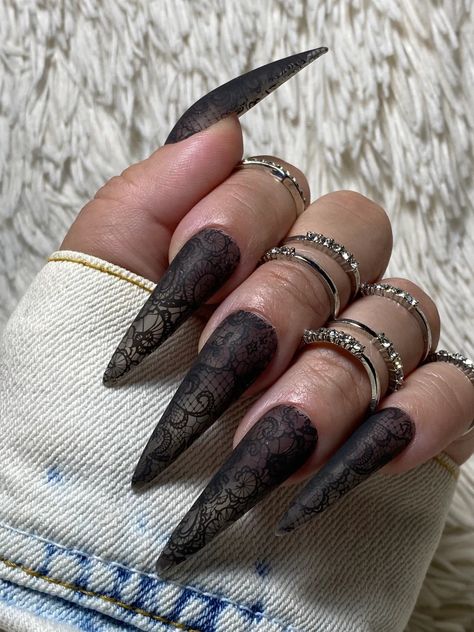 Nails And Rings, Lace Nail Design, Prom Nail Designs, Sharp Claws, Black Stiletto Nails, Black Acrylic Nails, Professional Manicure, Lace Nails, Gothic Nails