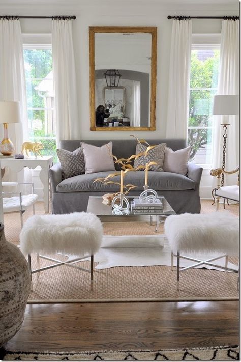 mixing silver and gold home decor Elegant Apartment Living Room, Grey White And Gold Living Room, Glamorous Interior Design, Glam Barbie, French Country Living Room, Gold Living Room, Mirror On The Wall, Design Salon, Country Living Room