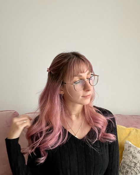 Pink hair, wispy bangs, glasses Pink Balayage With Bangs, Pink Hair And Bangs, Pink Highlights With Bangs, Pink Baylage Hair Light Brown, Pink Hair With Fringe, Pink Hair Trends, Pink Layered Hair, Brown To Pink Hair, Pink Hair Bangs