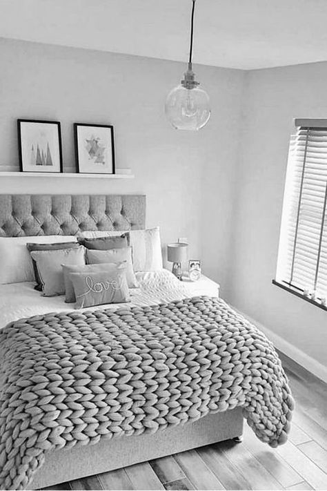 Black Gray And White Bedrooms Minimalist, Gray Bedsheets Aesthetic, Modern Grey And White Bedroom, Decor For Grey Bedroom, Cozy Neutral Bedroom Beds & Frames, Bedrooms Grey And White, Grey And White Bedroom Ideas Modern, Small Gray Bedroom Ideas, Grey Room Decor Bedroom