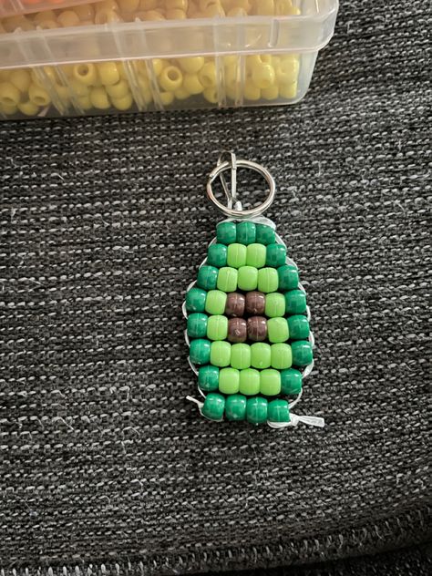 Pony Bead Keychain Patterns, Bead Pets Pattern Easy, Bead Animals Patterns, Pony Bead Patterns Easy, Pony Bead Jewelry, Bead Lizard, Pony Bead Projects, Diy Kandi Bracelets, Easy Perler Bead Patterns