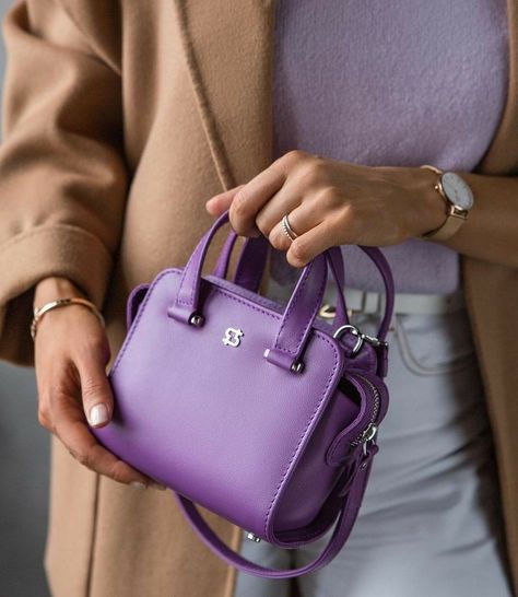 Purple Handbags Outfit, Purple Bags Outfit, Lilac Handbag, Lavender Purse, Crossbody Bag Outfit, Cute Korean Fashion, Purse Outfit, Purple Handbags, Purple Rainbow