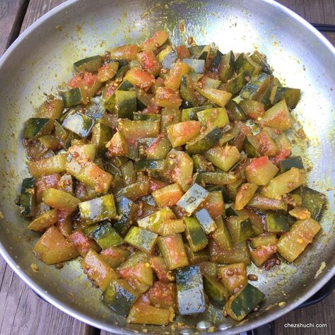 Watermelon Rind Salad, What To Do With Watermelon Rind, Watermelon Recipe, Watermelon Rind, Sources Of Vitamin A, Watermelon Recipes, Flour Recipes, Curries, International Recipes