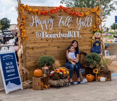 Easy Fall Photo Booth, Fall Party Backdrop Ideas, Fall Harvest Photo Booth Ideas, Fall Photo Opp Ideas, Fall Fest Backdrop, Thanksgiving Decorations Photo Booth, Fall Festival Costume Ideas, Harvest Backdrop Ideas, Harvest Photo Booth Ideas