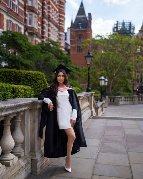 It was an honour to take photos for the graduation of Imperial College London, one of the top-ranked universities in the world. 🎓📸 . . . #ImperialCollegeLondon #Graduation #TopUniversity #Photography #ProudMoment #photographerlondon #graduationphotolondon #londonphotographers #graduationphotography #photoshootinlondon #visitlondon #portraitphotographerlondon Imperial College London, Top Universities, Graduation Photography, Proud Mom, Visit London, London Photos, Southampton, University, London