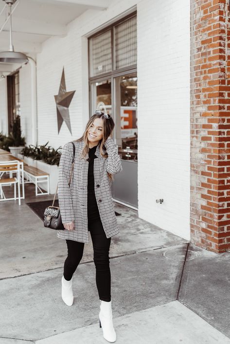 White Booties Outfit Fall, White Booties Outfit, Booties Outfit Fall, Plaid Blazer Outfit, Winter Uniform, White Boots Outfit, Outfit Botas, Booties Outfit, White Booties