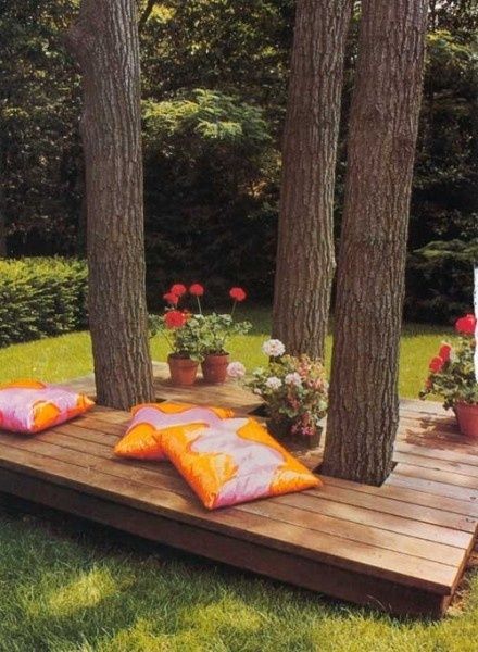 Pallet Deck Ideas | pallet garden ideas | garden deck repinned from ... | Landscapers Dre ... Truck Garden, Floating Deck, Wooden Deck, Alpine Plants, Garden Types, Outside Living, Backyard Retreat, Window Boxes, Aquatic Plants