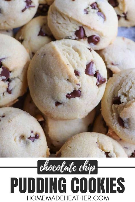 These chocolate chip pudding cookies are the ultimate treat! Soft, chewy and bursting with semi sweet chocolate chips. Crockpot Drinks, Pistachio Pudding Cookies, Pudding Cookies Recipes, Chocolate Chip Pudding, Chocolate Chip Pudding Cookies, Chocolate Chip Cookies Ingredients, Homemade Pudding, Homemade Chocolate Chips, Soft Chocolate Chip Cookies