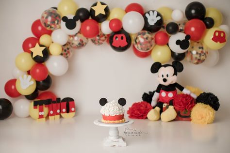 Mickey Mouse 2nd Birthday Photoshoot, Mickey Cake Smash, Mickey Mouse Photo Shoot Ideas, Mickey Mouse Baby Birthday, Mickey Mouse Cake Smash, Mickey Mouse Smash Cakes, Γενέθλια Mickey Mouse, Mickey Mouse Theme Party, Mickey Mouse Birthday Decorations