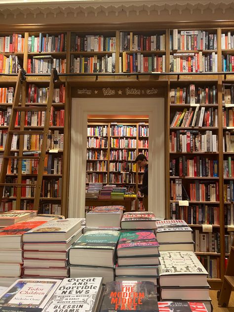 England Bookstore, Bookseller Aesthetic, Bookstores Aesthetic, Small Book Store, Booklovers Aesthetic, 2024 Intentions, Booklover Aesthetic, Bookshop Café, Aesthetic Reading