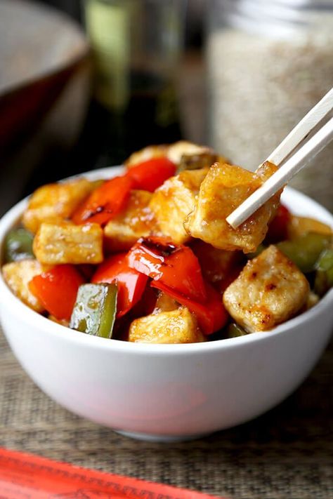 Sweet and Sour Tofu - This sweet and sour tofu recipe is a quick and delicious dinner option that's much better than takeout - and is ready in just 20 minutes! #Chinesefood #Veganrecipes #plantbasedfood #tofu | pickledplum.com Tofu Dinner Recipes, Sweet And Sour Tofu, Tofu Cubes, Tofu Recipes Easy, Cooking Tofu, Tofu Recipes Vegan, Better Than Takeout, Mapo Tofu, Tofu Recipe