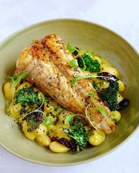 Tassy Goodall | Monkfish in curry leaf butter with fragrant curried butterbeans, pickled currants and crispy kale 🐟 | Instagram Crispy Kale, Curry Leaf, Food Goals, Curry Leaves, Kale, Pickles, Butter, Healthy Recipes, On Instagram