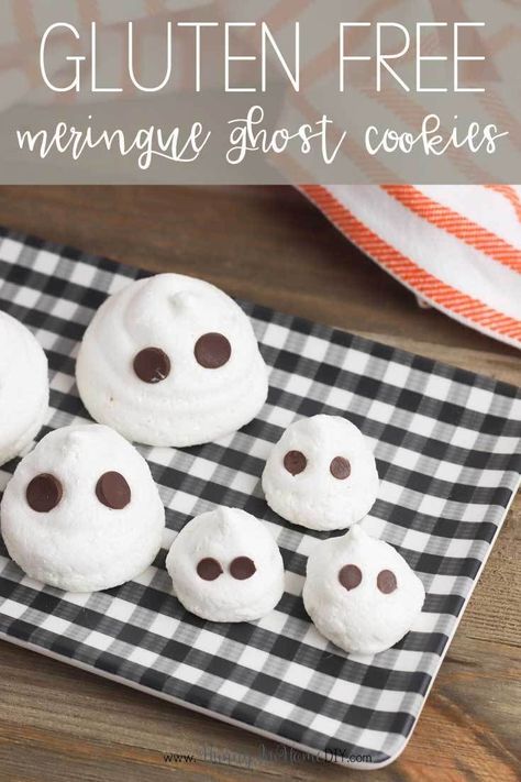 These simple meringue ghost cookiers are an easy gluten free Halloween cookie recipe. Whether you're searching for simple gluten free Halloween treats or gluten free Halloween recipes, this meringue ghosts recipe is perfect! It's a cute Halloween dessert idea and easy Halloween treats. Halloween Themed Appetizers, Meringue Ghosts, Gluten Free Halloween Treats, Gluten Free Halloween Food, Halloween Themed Snacks, Easy Halloween Party Food, Gluten Free Halloween, Halloween Cookie Recipes, Gluten Free Puff Pastry