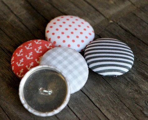 how to make fabric buttons Clothing Alterations, Fabric Stores, Fabric Buttons, Nitty Gritty, Altering Clothes, Fabric Covered Button, A Button, Accessories Clothing, Cosplay Ideas