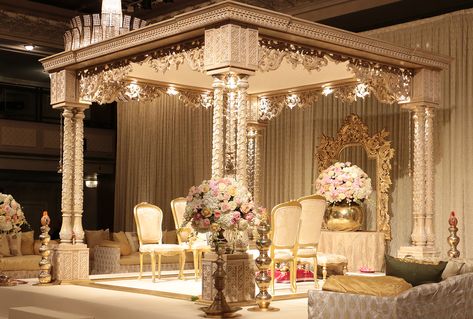 Hindu Wedding Decorations, Indoor Wedding Decorations, Indian Wedding Decorations Receptions, Mandap Design, White Wedding Decorations, Wedding Hall Decorations, Lights Wedding Decor, Red Rose Wedding, Wedding Stage Design