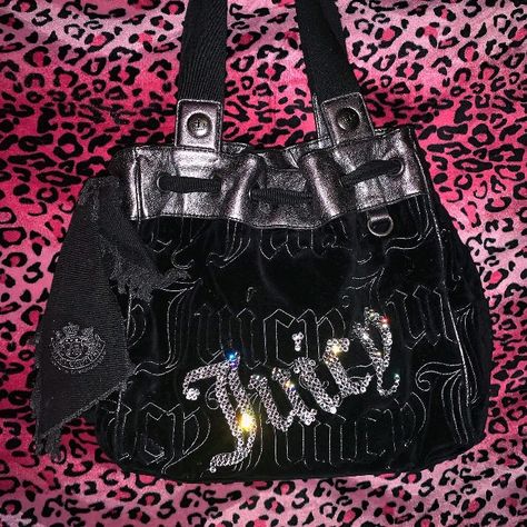 Chanel Vintage Fashion, Trashy Y2k Aesthetic, Mcbling Fashion, Trashy Outfits, Fashion 2000s, Fancy Clothes, 2000s Clothes, Y2k Accessories, Scene Emo