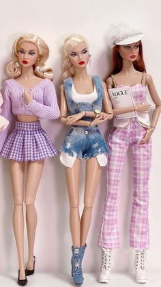 Fashionista Barbie Outfit, Barbie Doll Custom, Barbie Custome Ideas, Barbie Outfits Doll, Barbie Short Hair, Barbie Doll Outfit Ideas, Iconic Barbie Outfits, Barbie Party Outfit, Barbie Doll Outfits