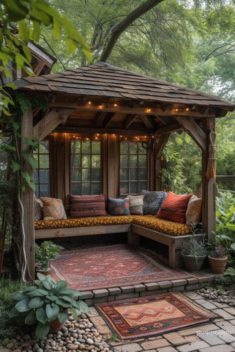 30 Inspirational Ideas for a Stunning Garden Oasis Check more at https://zugnews.com/30-inspirational-ideas-for-a-stunning-garden-oasis/ Landscape Posters, Patio Sets, Flowers Ideas, Flower Gardening, Sustainable Garden, Garden Oasis, Patio Decorating, Garden Structures, Gardening Tools