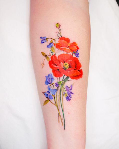 Svetlana Ehrt (@mo.no.tattoo) • Instagram photos and videos No Line Tattoos, Blue Poppy Tattoo, Simple Poppy Tattoo, Poppy Tattoo Meaning, Watercolor Poppy Tattoo, Poppy Tattoos, California Poppy Tattoo, No Tattoo, Flower Bouquet Tattoo