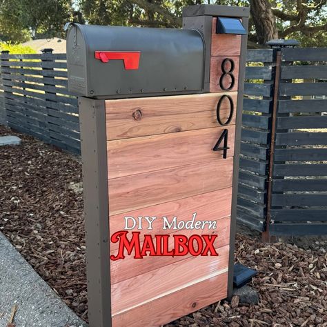 Wood Mailbox Ideas Farmhouse, Diy Mailbox Ideas On House, Wooden Mailbox Ideas Diy, Cool Mailbox Ideas, Diy Mailbox Ideas, Mailbox Post Ideas, Modern Mailbox Diy, Mailbox Diy, Modern Mailbox Design