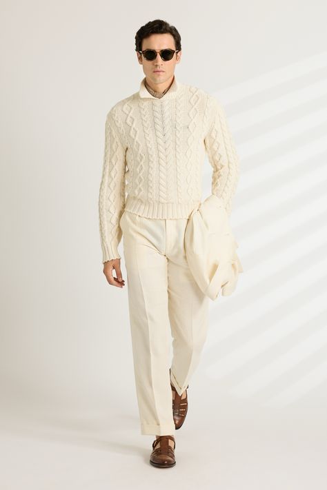 Ralph Lauren Spring 2025 Menswear
https://www.vogue.com/fashion-shows/spring-2025-menswear/ralph-lauren/slideshow/collection#6 Date Outfits For Men, Coffee Date Outfits, Suits Office, Ralph Lauren Menswear, Outfits Hombre, Cream Knit Sweater, Office Clothes, Mens Fashion Blog, Blue Plaid Shirt