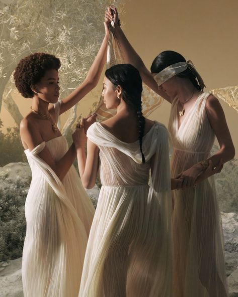 Resort 2022 // Dior Dior Photoshoot, Ancient Greece Aesthetic, Ancient Greek Clothing, Dior Cruise, Greece Fashion, Goddess Aesthetic, The Three Graces, Cruise Collection, Three Graces