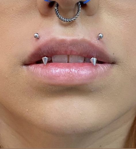 Fang Piercing, Vampire Piercing, Angel Fangs, Cool Piercing, Be Unstoppable, Piercing Inspo, Face Piercings, Cool Piercings, Facial Piercings