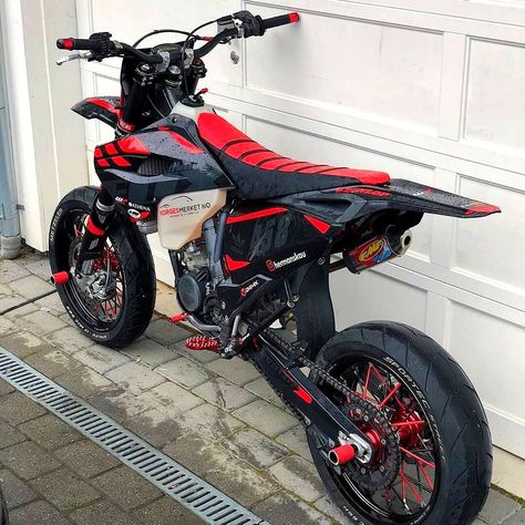 Motard Bikes, Ktm Supermoto, Motocross Girls, Cool Dirt Bikes, Image Moto, Motorcross Bike, Super Bike, Custom Sport Bikes, Motorbike Accessories