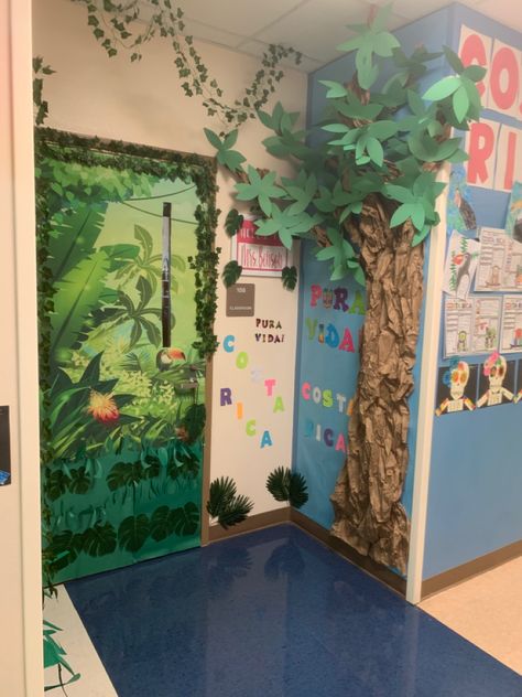 Jungle Classroom Door, Jungle Classroom, Jungle Decorations, Classroom Welcome, Class Door, Class Decor, Hispanic Heritage Month, Door Designs, Class Decoration