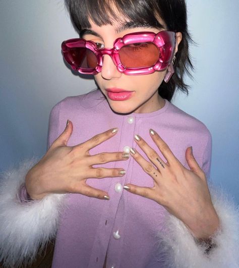 María Bernad on Instagram: “💓@swarovski 💓 @marcolin_eyewear #SwarovskiEyewear #SeenEverywhere #IgniteYourDreams #ad” Chunky Glasses, Eye Safety, Fashion Shades, Sun Glass, Fashion Forecasting, Punk Inspiration, Bold Fashion, Plastic Material, Square Sunglasses Women