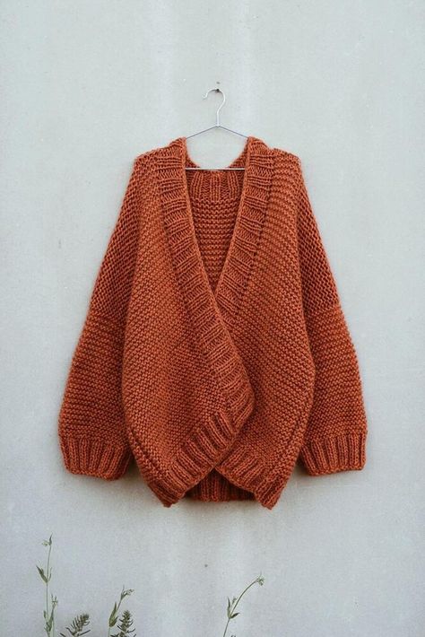 The Sunset cardigan Knitting pattern by Neringa Ruke Fashion Knitting, Knit Cardigan Pattern, Tea Cozy, Chunky Cardigan, Creation Couture, Cardigan Pattern, Oversized Cardigan, Garter Stitch, Granny Squares