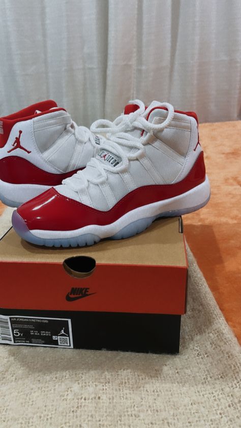 Jordan 11 Retro Cherry, Cute Jordans, Supreme Shoes, Retro Cherry, Pretty Sneakers, Retro Jordans 11, White Nike Shoes, Trendy Shoes Sneakers, Dr Shoes