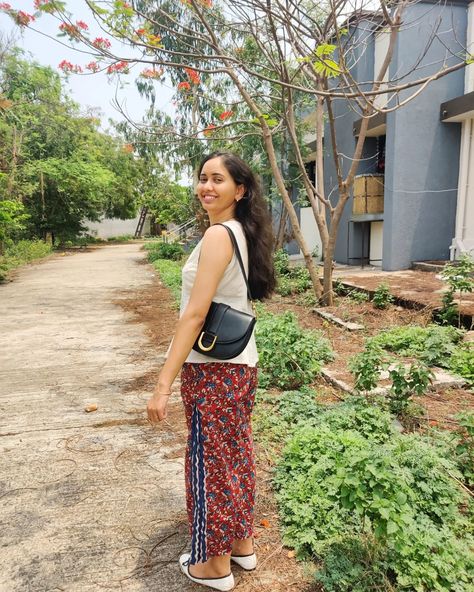 The cut on this top is everything I mean if you want to hide the tummy area it has a nice cut & fit. Outfit I wore on repeat this Summer 🌞. Top is a recent purchase from @myntra Comment for Link 🖇️ 🍉Fabric is Linen cotton 🍉 It comes with detachable sleeves too [Cotton top, Myntra tops, Myntra top finds, college tops, tops for office, summer tops, modest fashion, college wear, office wear] #summerfashion #summertop #cottontop #officewear #collegewear Would you wear it? Summer Tops Modest, College Tops, Fashion College, College Wear, Detachable Sleeves, On Repeat, Cotton Top, Office Wear, Summer Top