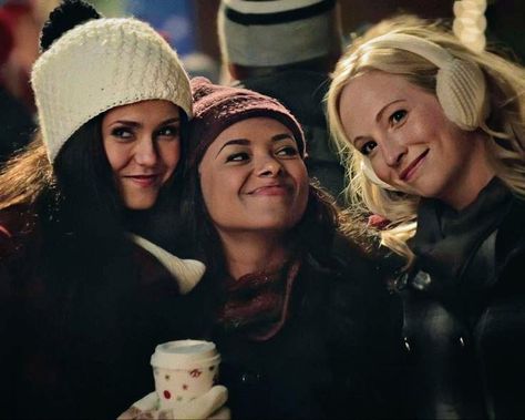 Elena Bonnie And Caroline, Tvd Christmas, Bonnie And Caroline, The Sun Also Rises, The Vampire Diaries 3, Xoxo Gossip, Candice King, Vampire Diaries Seasons, Cute Couple Halloween Costumes